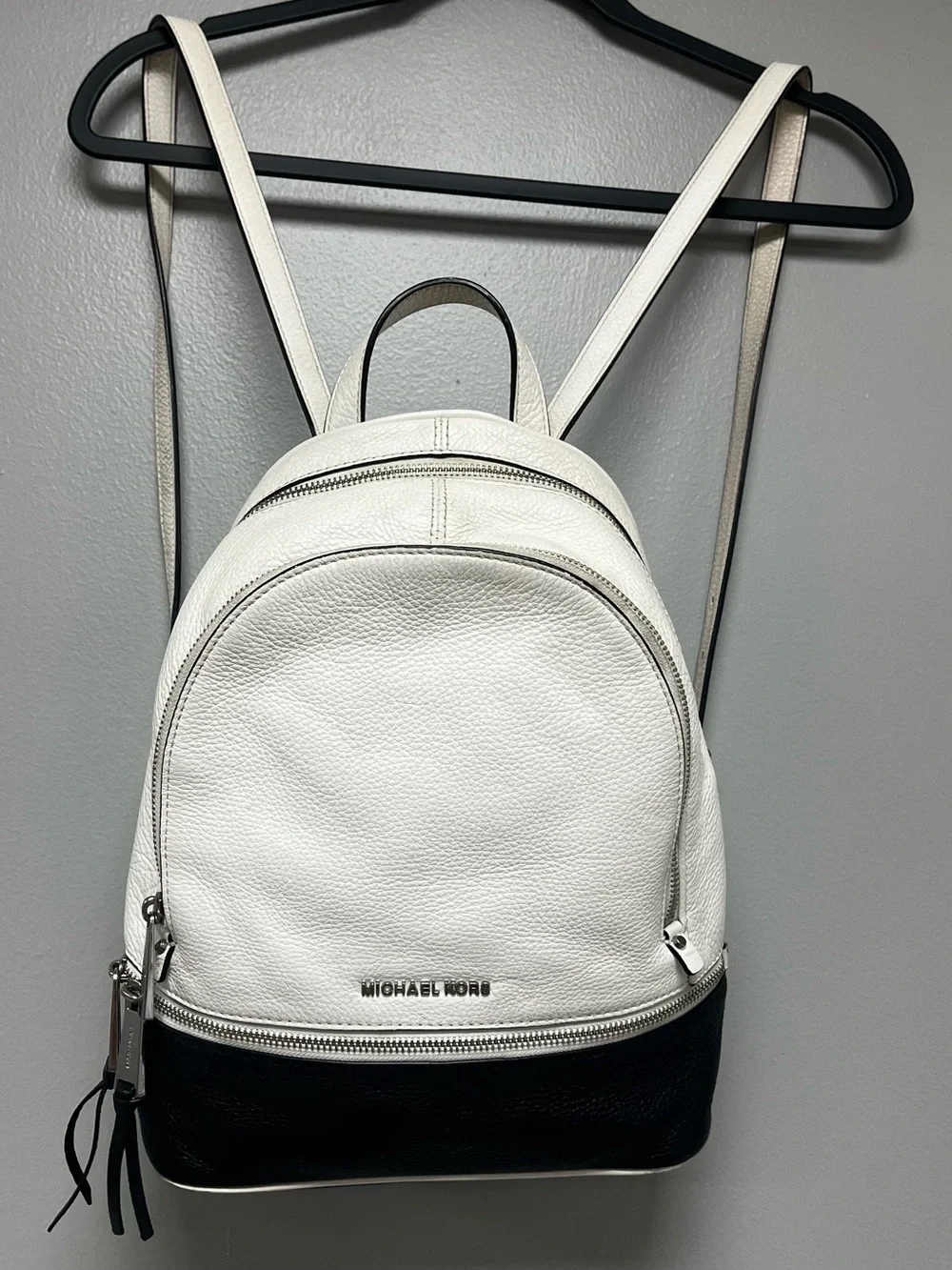 Michael Kors Rhea Medium Zip Leather Backpack White Black Colorblock